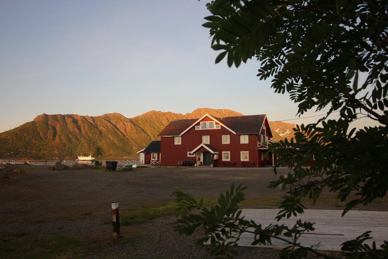 Toftenes Sjohuscamping Alsvag Bagian luar foto